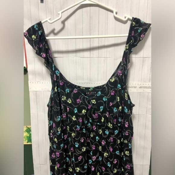 🧊Axcess by Liz Claiborne black rayon Sun dress with flower pattern - Picture 4 of 9